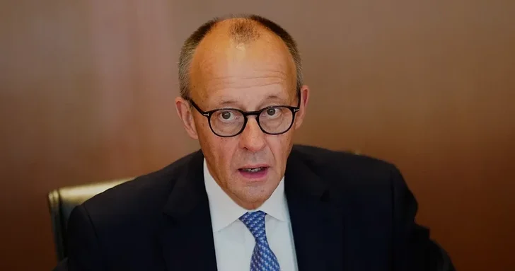 Канцлер Германии провел важный разговор с Махмудом Аббасом накануне визита в Израиль