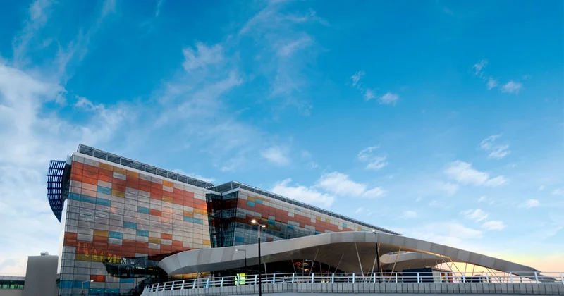 Реваншисты скапливаются в аэропорт Еревана