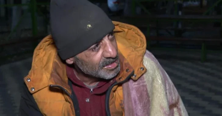 50 летнего мужчину выселили из съемного жилья: На улице холодно, я замерзаю