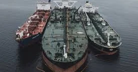 Reuters: G7 и ЕС обсуждают полный запрет на морские услуги для российского нефтяного экспорта