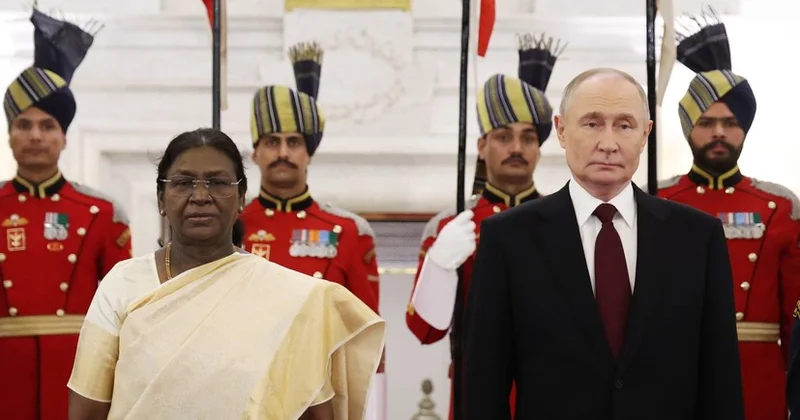 Hindistan prezidenti Putinə vegetarian şam yeməyi təqdim edib