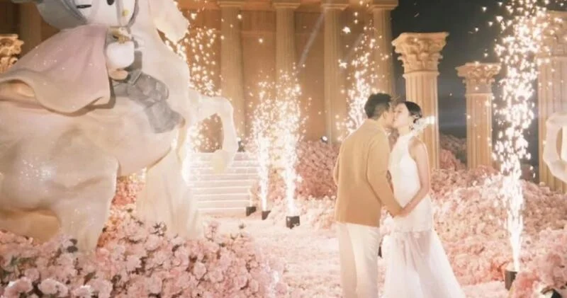 Необычное предложение руки и сердца в Китае ВИДЕО