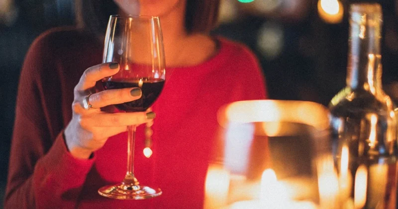 Gündə bir stəkan şərab: Zərəri, yoxsa faydası var?