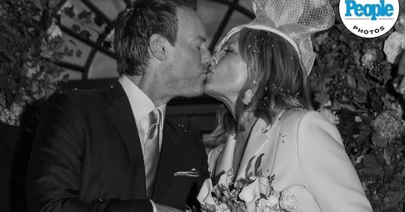 Məşhur aktrisa özündən 14 yaş kiçik şəxsə ƏRƏ GETDİ: 4 cü dəfə FOTO