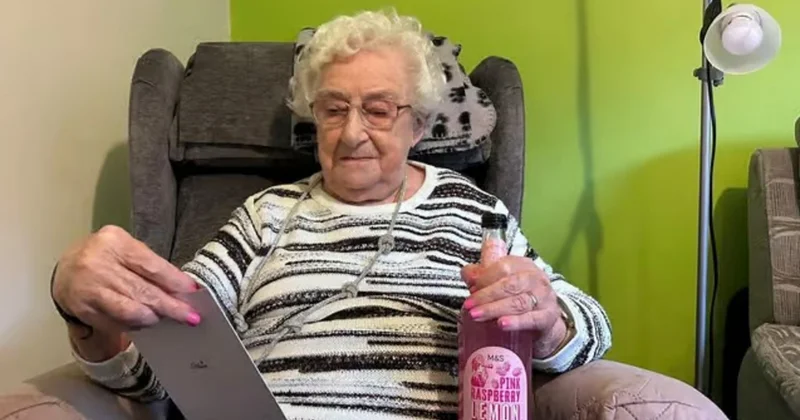 101 yaşlı qadın uzunömürlülüyünün sirrini AÇIQLADI FOTO