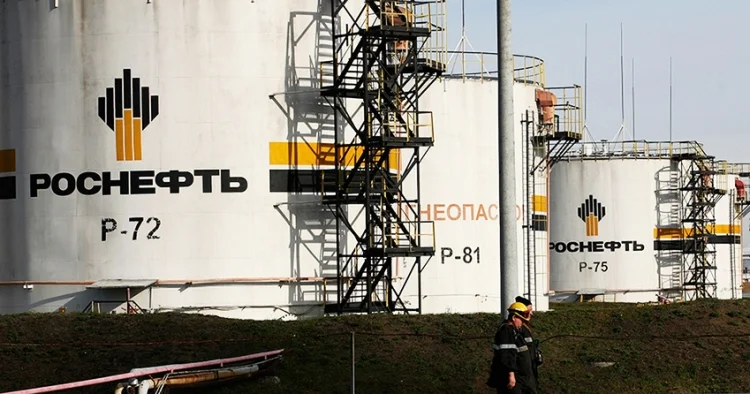 Tramp, sanksiyalar, dronlar: “Rosneft” ciddi itkilər verir
