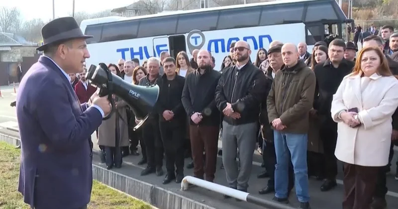 Ermənistan və Azərbaycan sərhədçiləri dəbilqə və zirehli jiletləri çıxarıb PAŞİNYAN