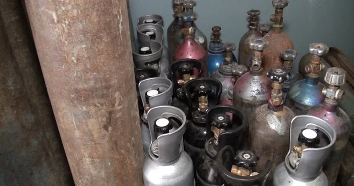 МЧС Азербайджана приостановило работу цеха по наполнению кислородных баллонов в Сумгайыте