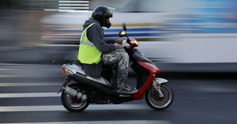 Oğurladığı mopedi satmaq istədi, polis yaxaladı