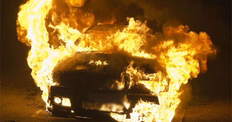 В Баку в гараже отеля сгорели автомобили Minval Politika