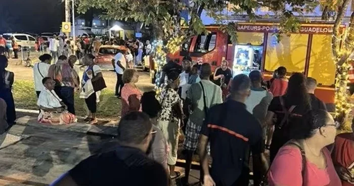 Автомобиль въехал в толпу на рождественской ярмарке в Гваделупе: 10 погибших