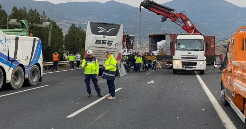 Avtobus TIR a çırpılıb, 7 nəfər ölüb, 11 i yaralanıb