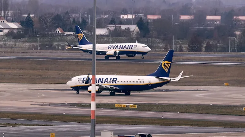 Ryanair təyyarəsinin Berlinə enişinə qadağa qoyuldu, 250 km uzağa endi