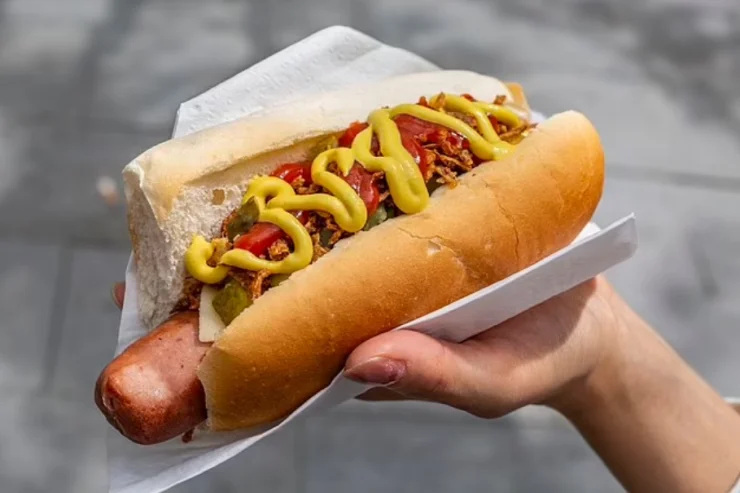 Hotdoq yemək vətənə xəyanətdir, boşanmaq isə... Bu ölkənin yeni qanunlar