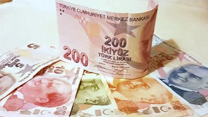 Ötən il türk lirəsi manata nisbətdə 15,4 % ucuzlaşıb