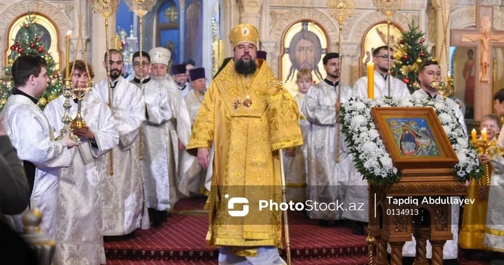 Рождественские богослужения в Баку: фоторепортаж из Кафедрального собора Святых Жён Мироносиц