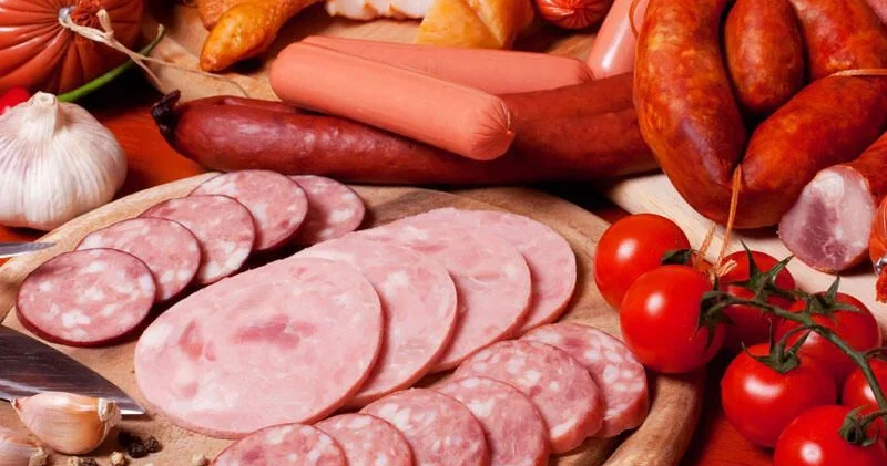 “ÜST emal olunmuş ət məhsullarının zərərini spirtli içki ilə eyni qiymətləndirir” HƏKİM DANIŞDI