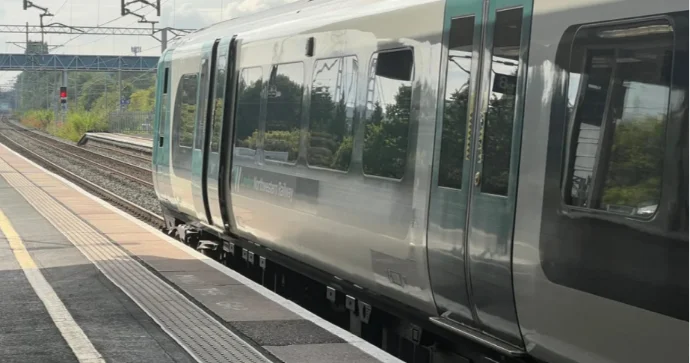 Dəmiryolu stansiyasında tapılan partlamamış mərmi ciddi gecikmələrə səbəb olub