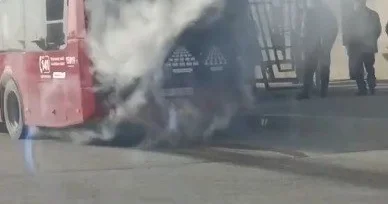 163 nömrəli avtobus TÜSTÜLƏDİ Sərnişinlər üçün ehtiyat avtobus göndərildi