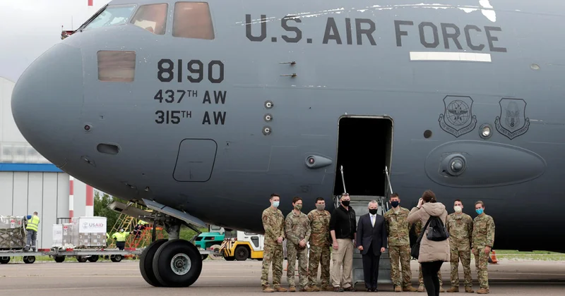 США перенаправили военные самолеты и вертолеты в Британию