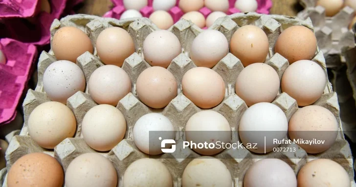 На бакинских рынках появились золотые яйца