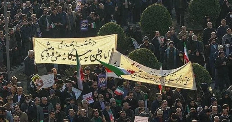 Fox News: Протестующие взяли под контроль два города в Иране