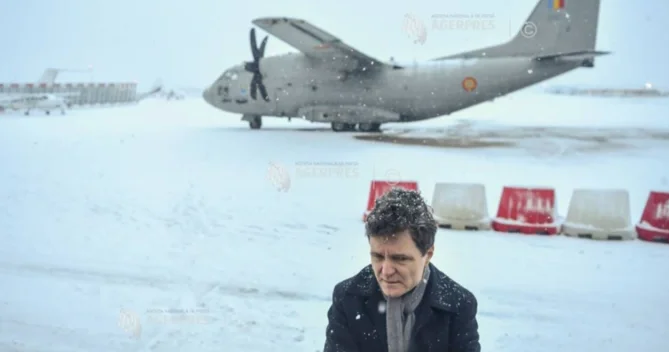 Rumıniya prezidentinin təyyarəsi Paris hava limanında qalıb