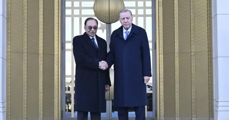 Ənvər İbrahim Türkiyədə rəsmi səfərdədir.