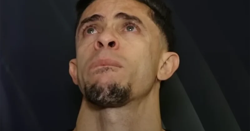 Klubdan ayrılarkən göz yaşları sel oldu VİDEO