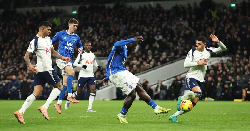 “Tottenhem” Kudusun zədəsi səbəbindən yanvarda hücumçu transfer edə bilər Makqrat