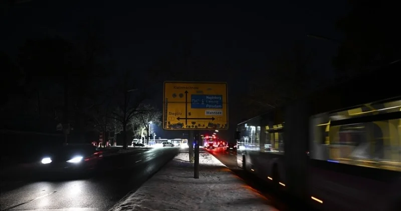 Berlində elektrik enerjisi kəsilib: 100 mindən çox insan....