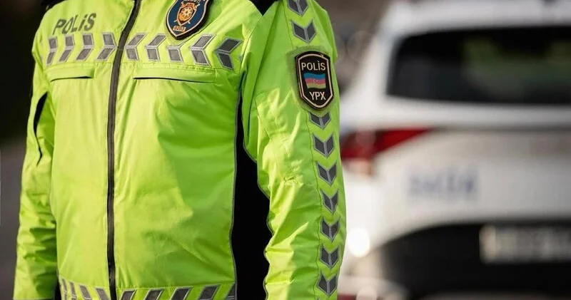 Yol polisi arxa duman fənərlərindən istifadə edən sürücünü saxladı VİDEO