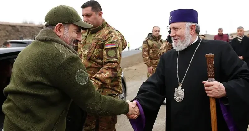 Ermənistanda siyasi zəlzələ anonsu: Hakimiyyət kilsə qarşıdurması küçələrə çıxır ŞƏRH