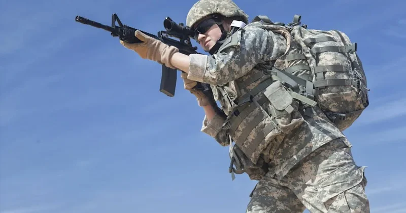 ABŞ ordusunda qadınlar kişilərlə bərabər səviyyədə döyüş hazırlığında yoxlanılacaq