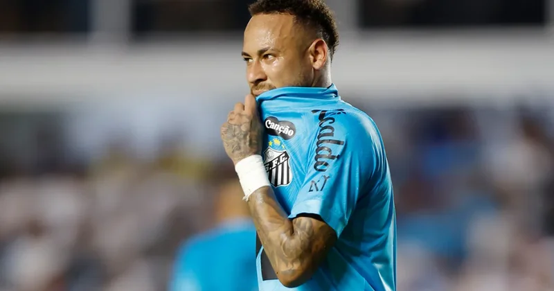 Neymar “Santos”da qaldı