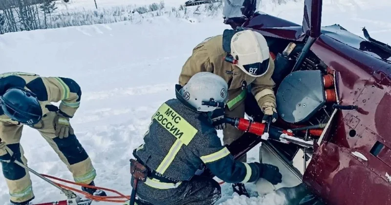На горнолыжном курорте в России упал вертолет: есть погибшие