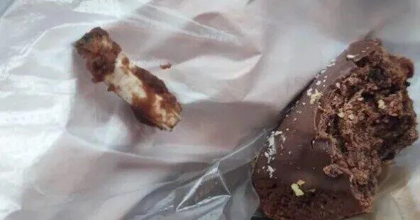 Şirniyyatın içindən görün nə çıxdı