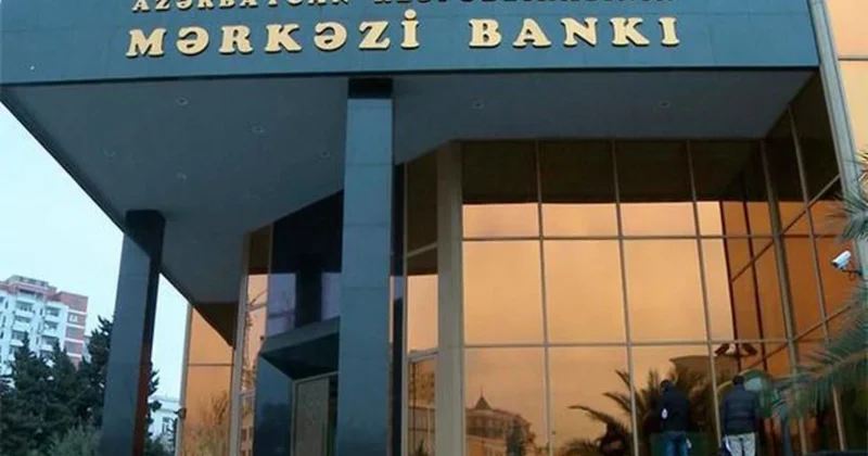 Son bir ildə pul bazası 1,5 milyard manatdan çox artıb