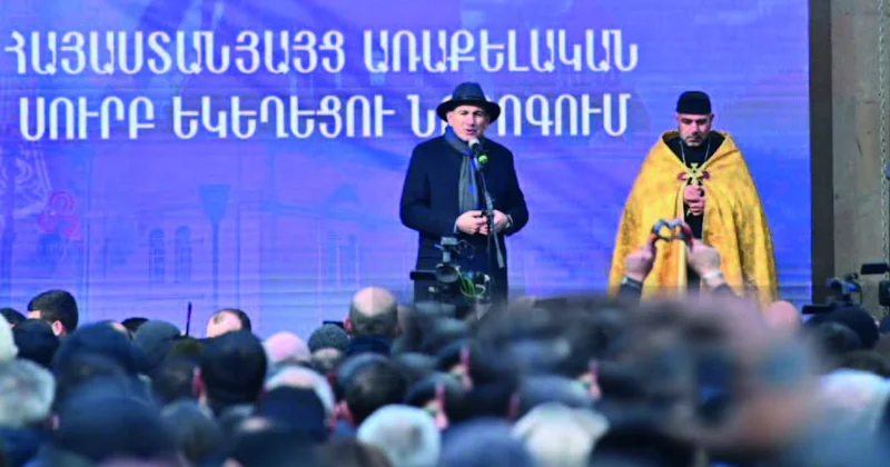 “Müqəddəslik” adı altında siyasi intriqa