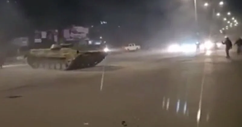 Suriyada qarşıdurmalar davam edir Dövlət qurumları bağlandı