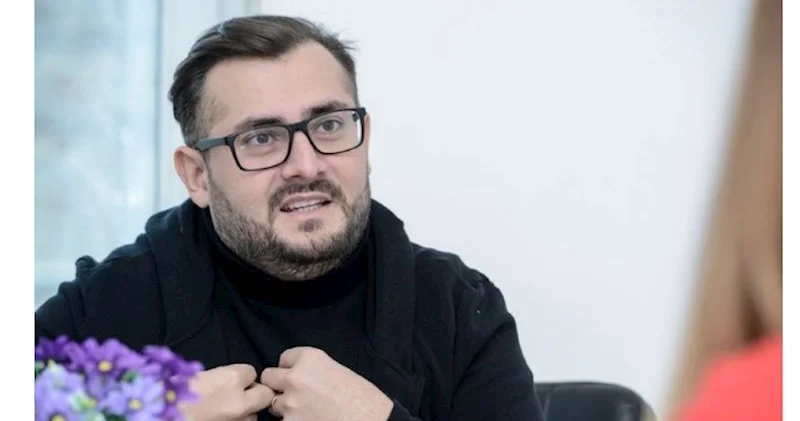 Murad Arif dostuna görə işdən qovulub?