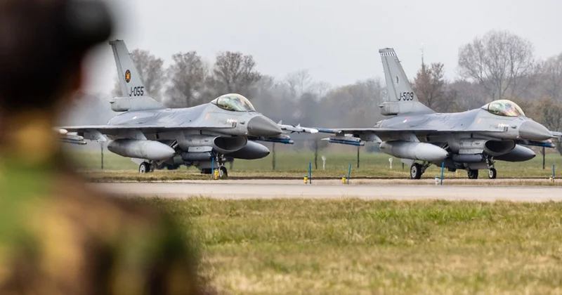 США массово перебрасывают авиацию в Британию: к чему готовятся?