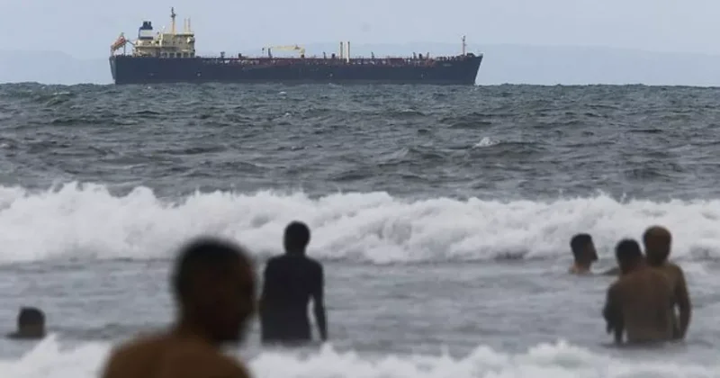 Танкеры у берегов Венесуэлы начали массово менять флаги на российские