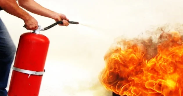 Türkiyədə işçilərin qaldığı konteynerlər yanıb