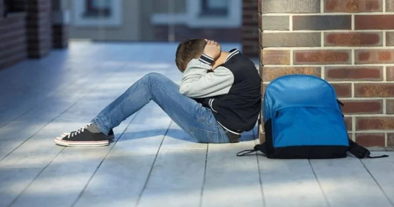 Astarada kişi siqaret almağa getməyən uşağa xəsarət yetirdi