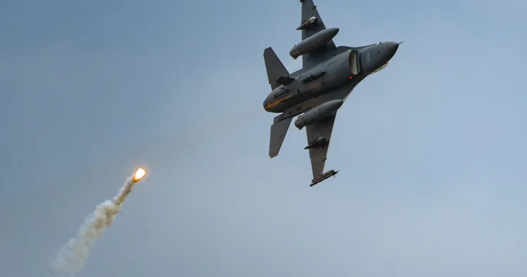 F 16V qırıcısı gecə saatlarında müəmmalı şəkildə yoxa çıxıb