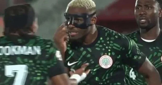 Komanda yoldaşı ilə mübahisə edən Osimhen Türkiyəyə dönür?