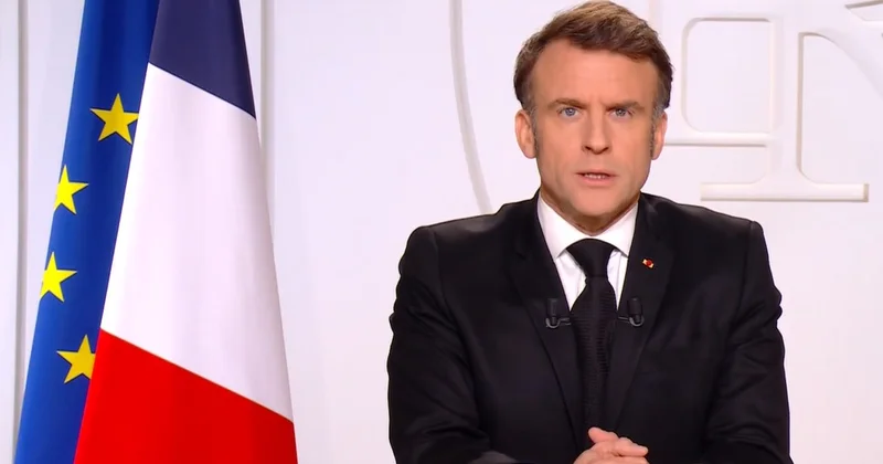 Макрон заявил о возможности миротворческой миссии в Украине