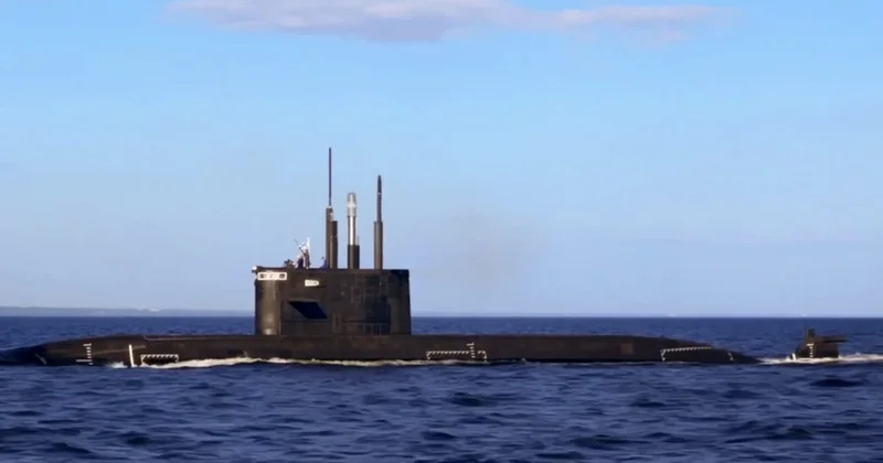 Atlantik okeanda qaçdı tutdu : ABŞ Rusiya tankerinə qarşı əməliyyatı niyə dayandırdı?