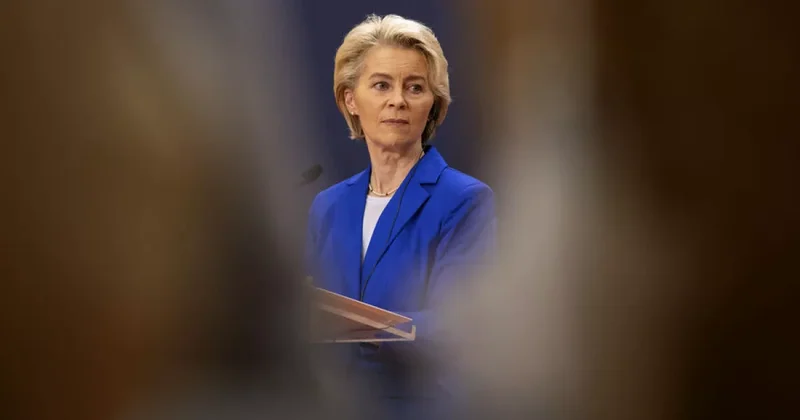 Евродепутат подал в суд на фон дер Ляйен Считает себя Людовиком XIV